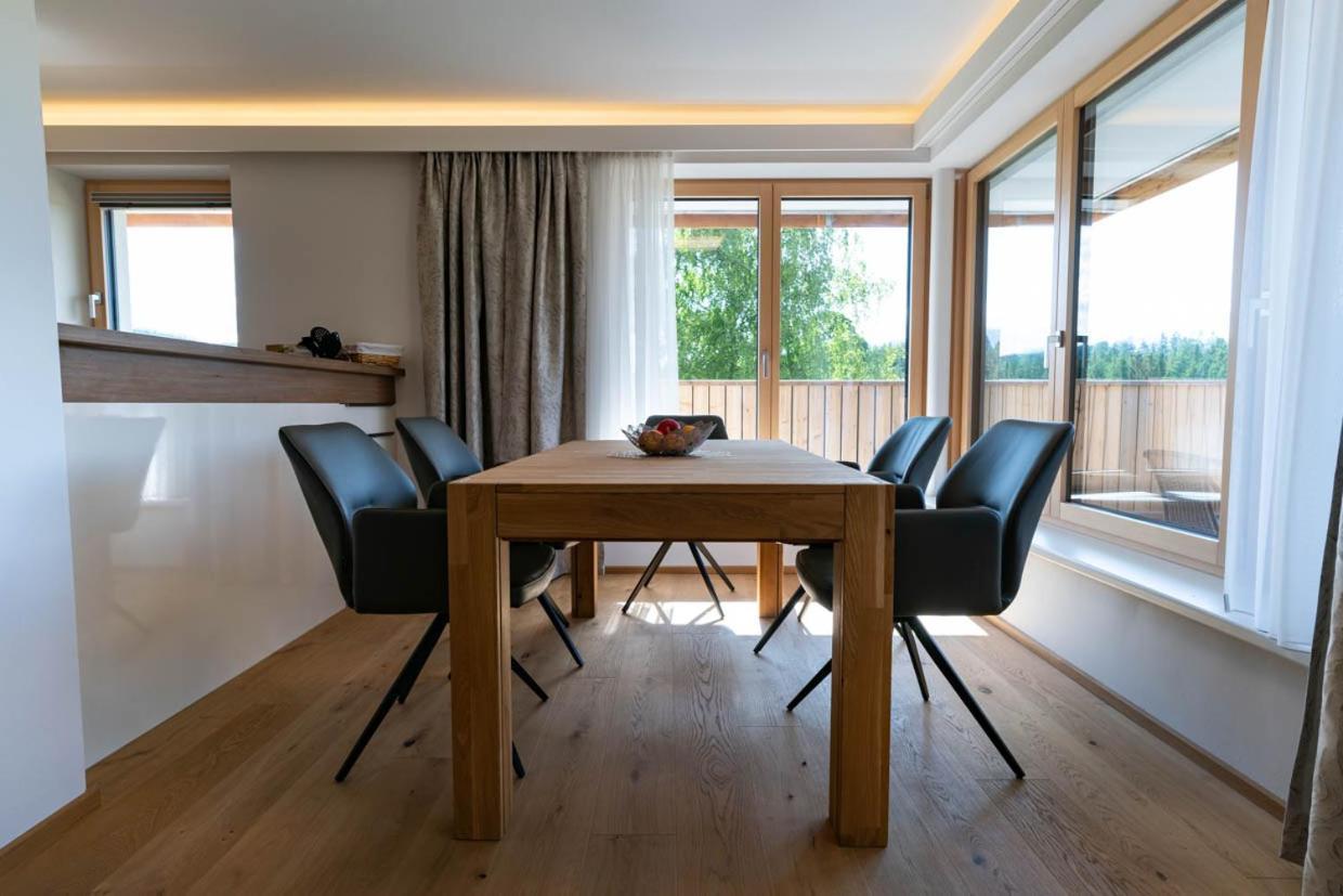 Waldrand Apartment *